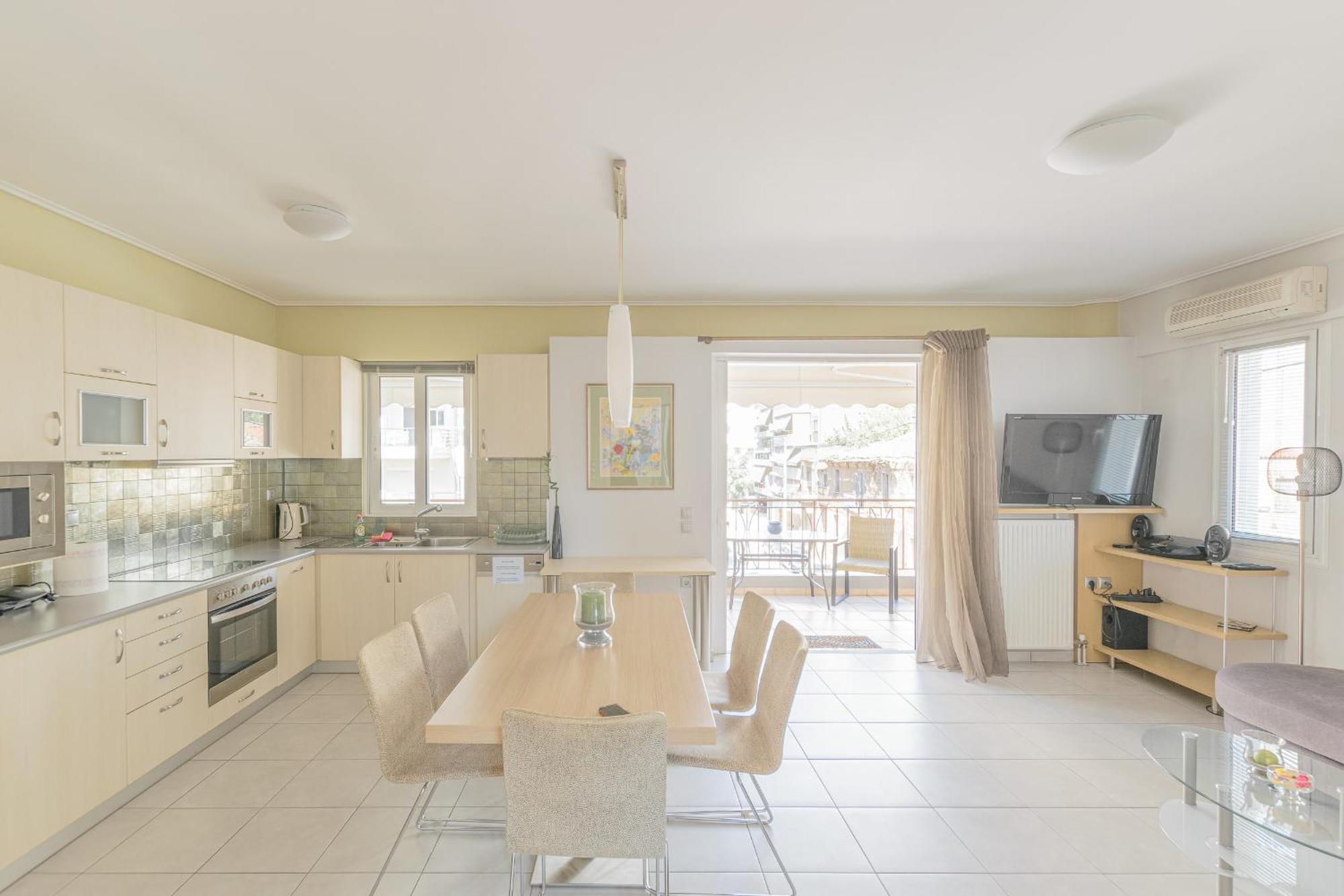 Family Sunny 2 Bedroom 1700M Center 50M Busstop,300M Busstop Acropolis Athen